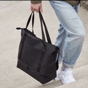 Lo & Sons Catalina Deluxe Tote, black